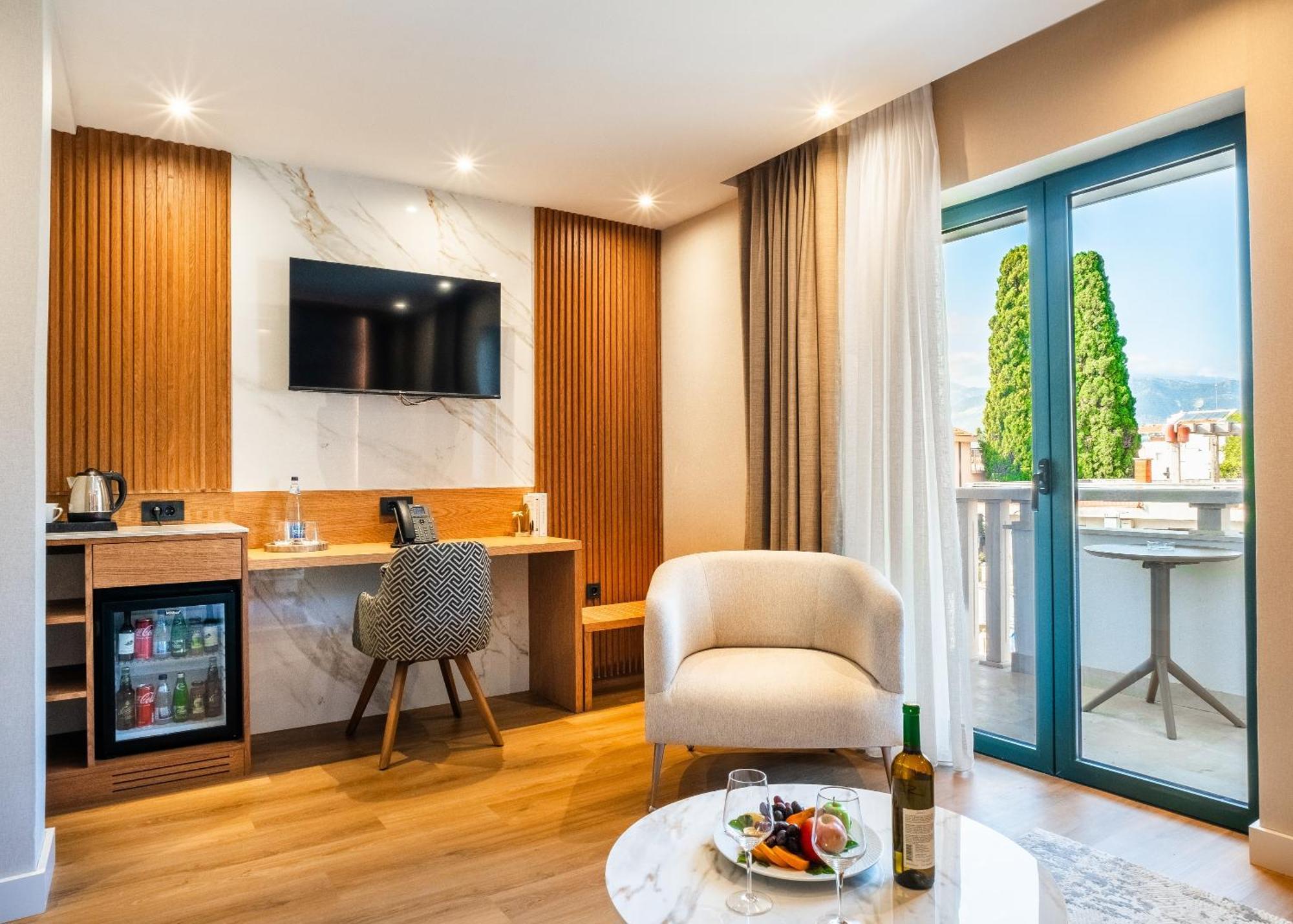 Boutique Hotel Villa Royal Tivat Extérieur photo
