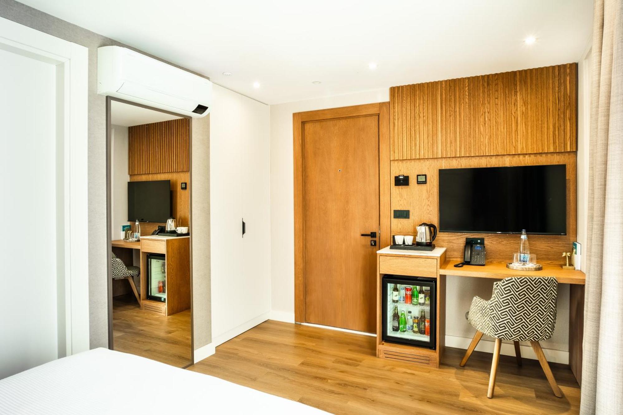 Boutique Hotel Villa Royal Tivat Extérieur photo