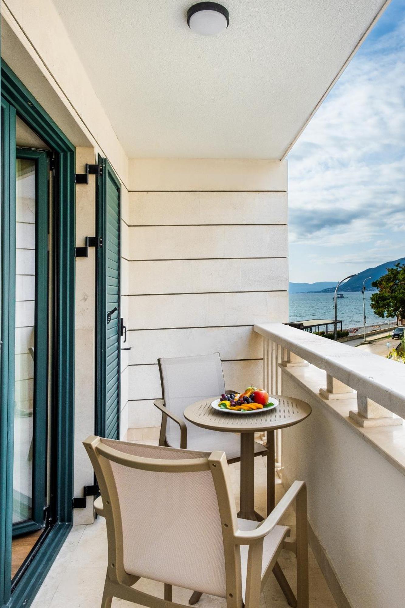 Boutique Hotel Villa Royal Tivat Extérieur photo