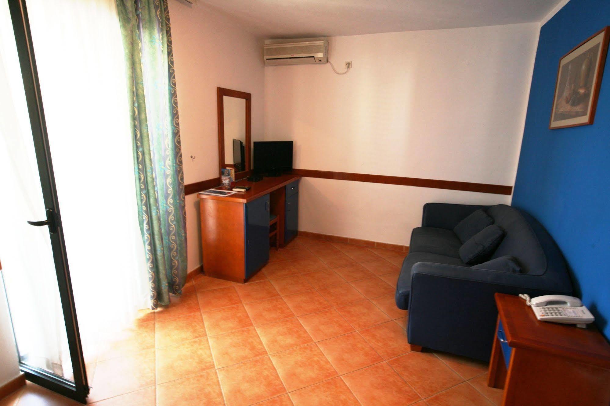 Boutique Hotel Villa Royal Tivat Extérieur photo