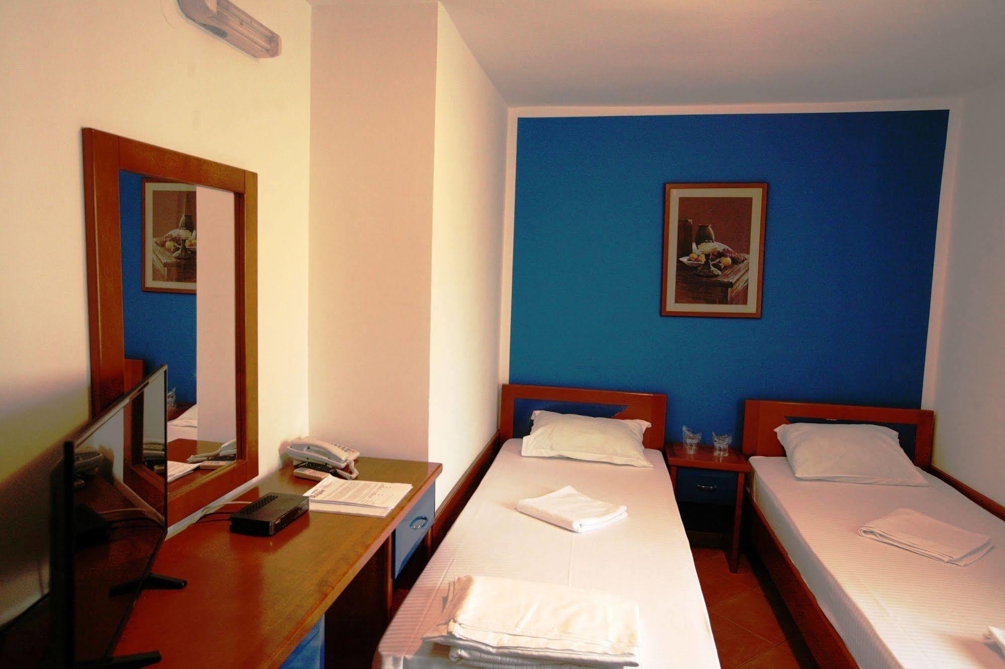Boutique Hotel Villa Royal Tivat Extérieur photo