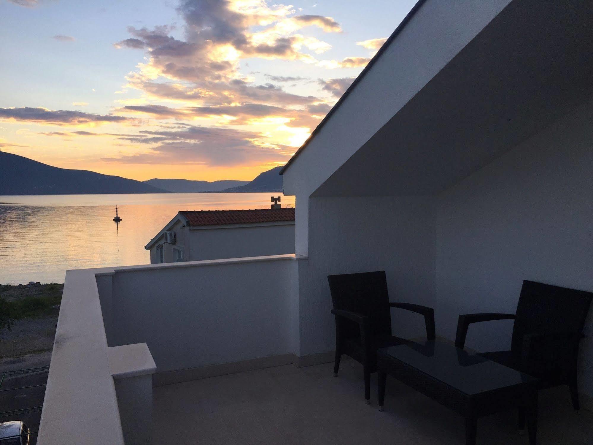 Boutique Hotel Villa Royal Tivat Extérieur photo